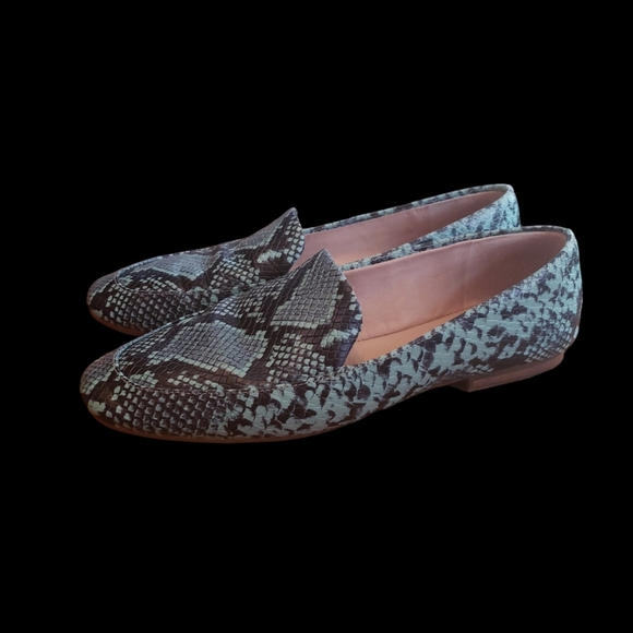 Gianni Bini Shoes - Gianni Bini Blue Snake Skin Loafers size 7